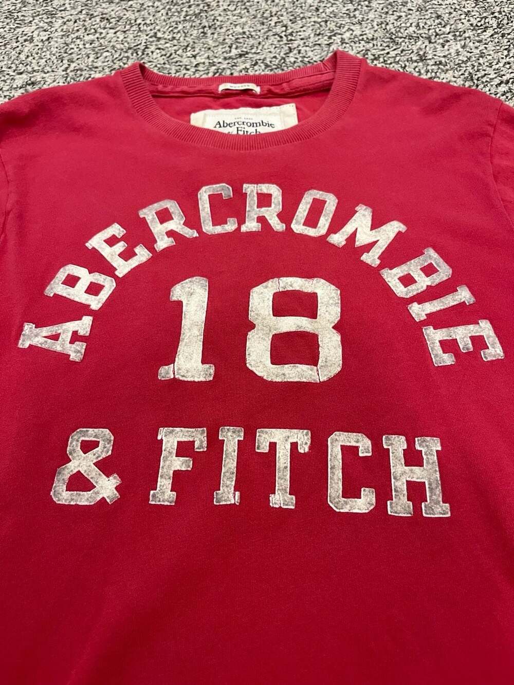 Abercrombie & Fitch Graphic Muscle T-Shirt Size L Red